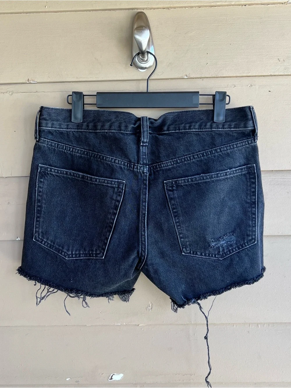 GAP Black 4 Inch Low Rise Stride Denim Shorts Size 27
